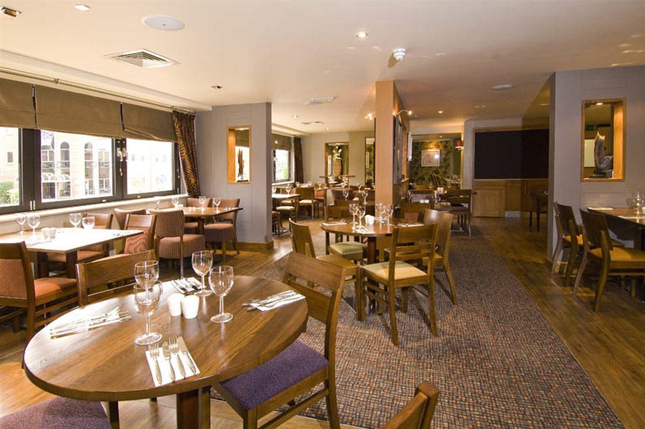 Premier Inn Brentwood Exteriör bild