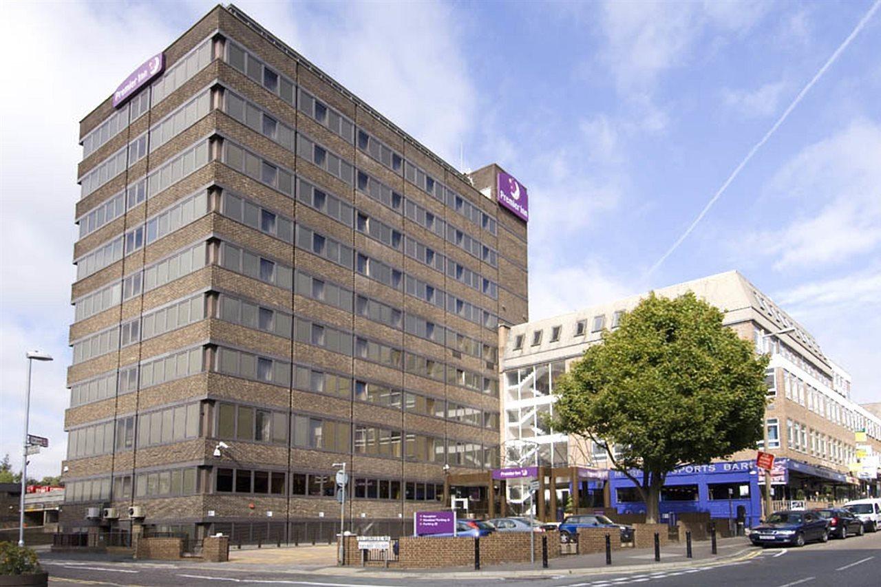 Premier Inn Brentwood Exteriör bild