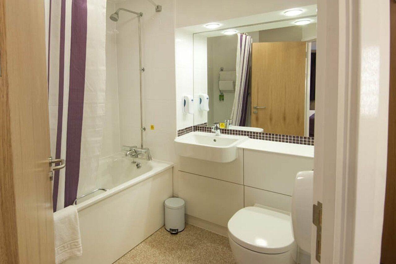 Premier Inn Brentwood Exteriör bild