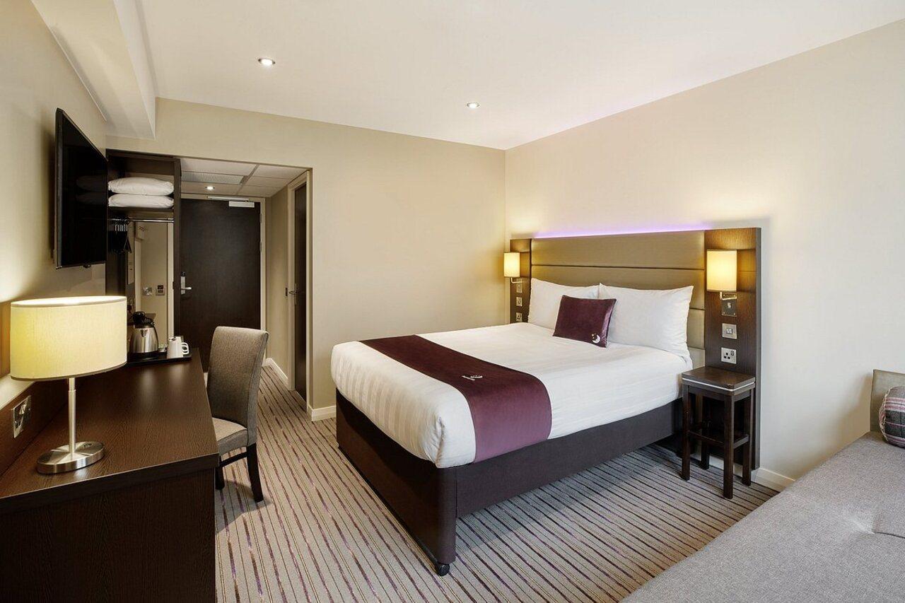 Premier Inn Brentwood Exteriör bild