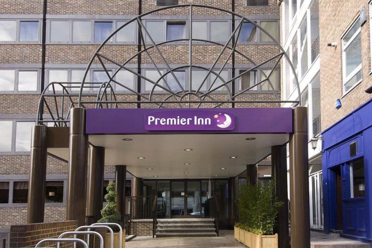 Premier Inn Brentwood Exteriör bild